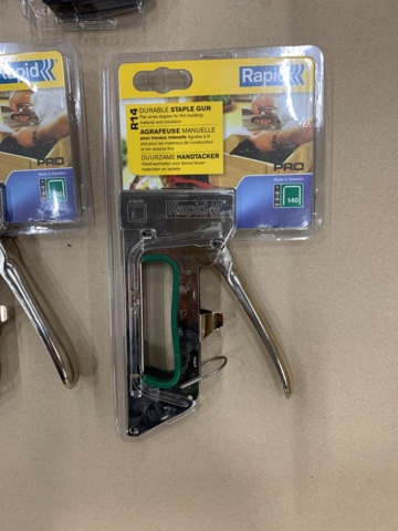 982488-8 Staple guns from Rapid