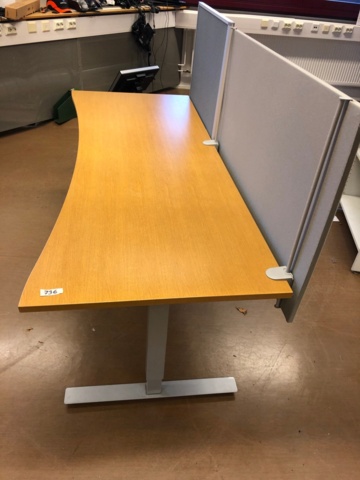 982824-4 Isku työpöytä (ei sähkö) sermillä - Ei pohjahintaa