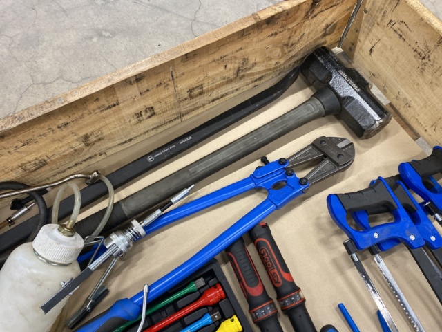 979533-6 Hand tools