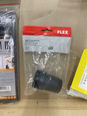 983060-7 Assortment of ventilation items etc