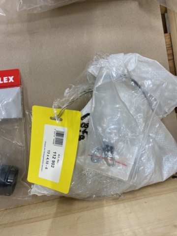 983060-6 Assortment of ventilation items etc