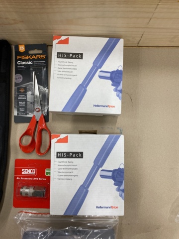 983060-9 Assortment of ventilation items etc