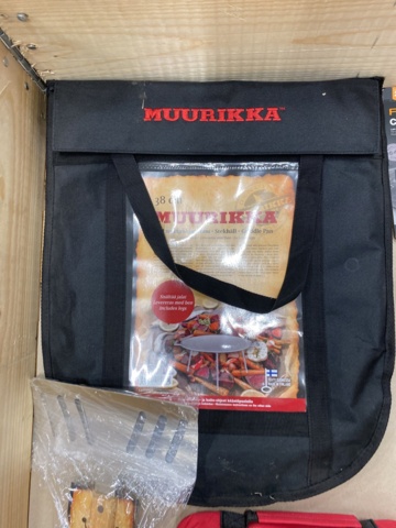 983060-11 Assortment of ventilation items etc