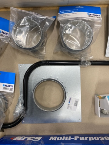 983060-14 Assortment of ventilation items etc