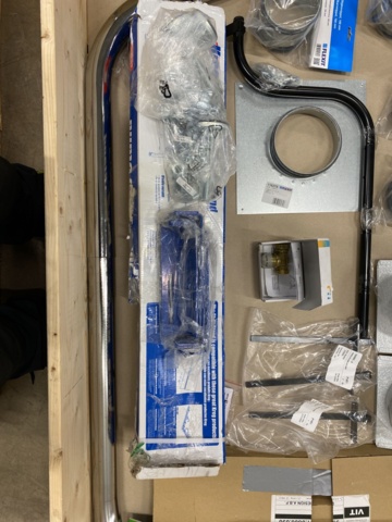 983060-18 Assortment of ventilation items etc