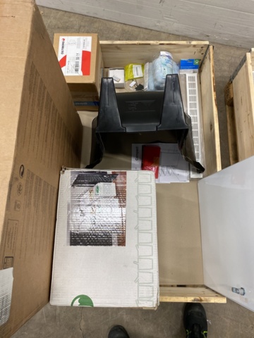 983060-20 Assortment of ventilation items etc