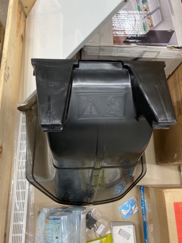 983060-24 Assortment of ventilation items etc