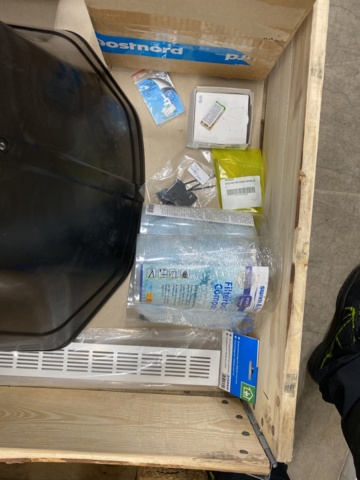 983060-25 Assortment of ventilation items etc