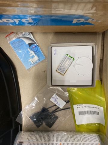 983060-27 Assortment of ventilation items etc