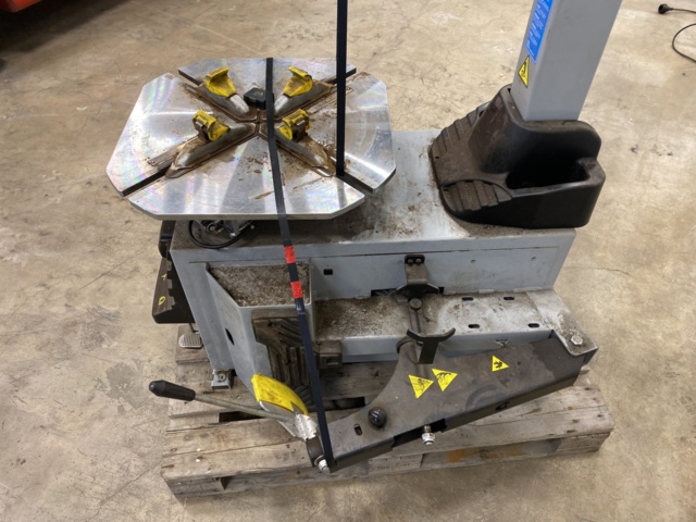 979547-9 Tire changer HPA Faip Bravo Line M51