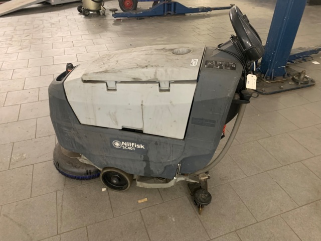 956097-10 Scrubber Nilfisk SC401 (new text)