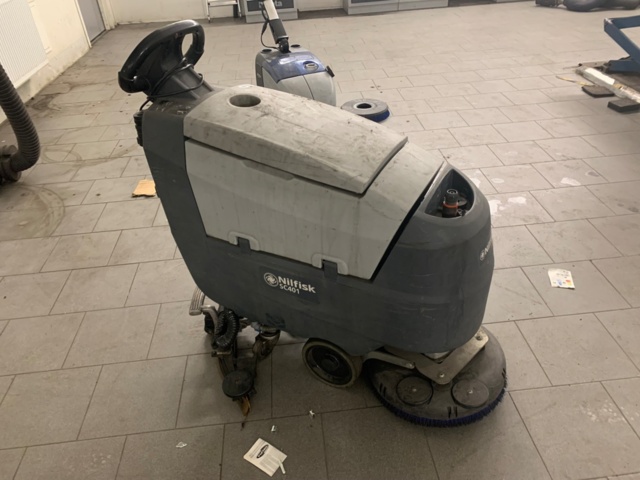 956097-12 Scrubber Nilfisk SC401 (new text)