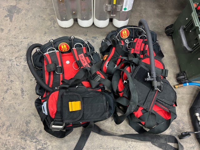 931811-6 Heavy diving system with helmets, surface panel, tubes, vests, hose etc
