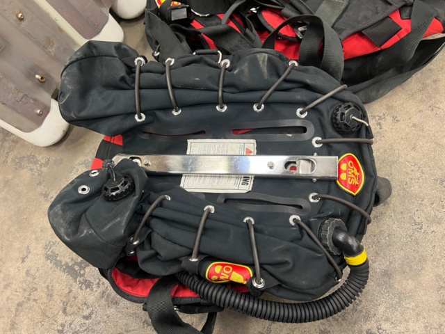 931811-8 Heavy diving system with helmets, surface panel, tubes, vests, hose etc