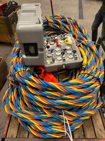 931811-10 Heavy diving system with helmets, surface panel, tubes, vests, hose etc