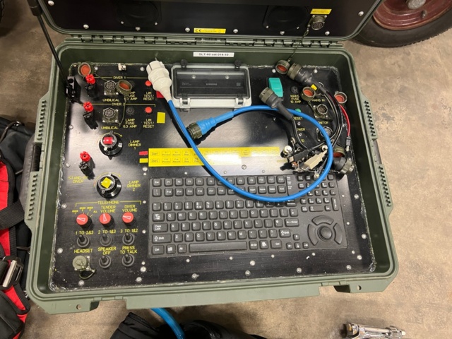 931811-13 Heavy diving system with helmets, surface panel, tubes, vests, hose etc