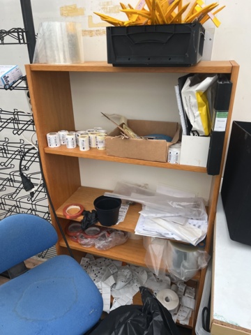 982509-3 Workbench with shelf, chairs and more