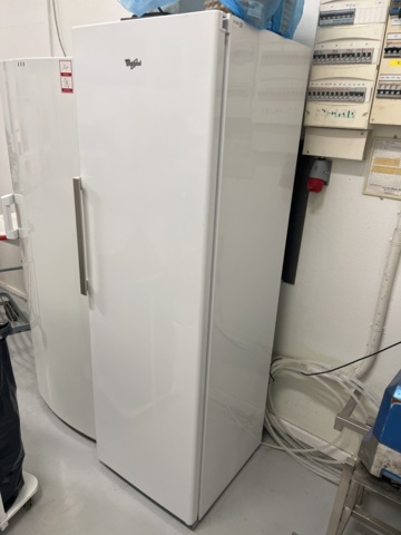 814883-1 Refrigerator Whirlpool