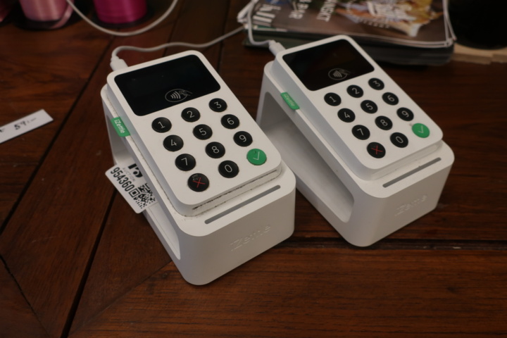 954360-2 2 card readers, iZettle and barcode reader