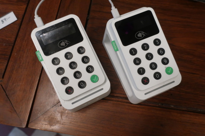 954360-3 2 card readers, iZettle and barcode reader