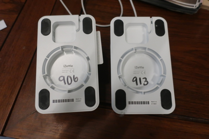 954360-5 2 card readers, iZettle and barcode reader