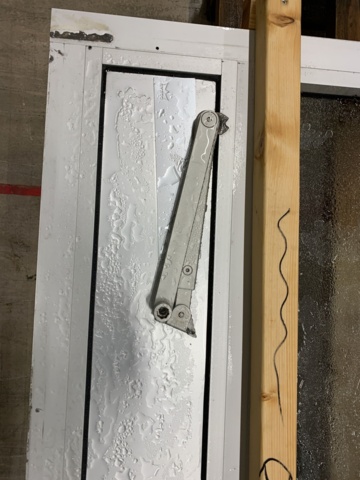 983709-12 Lot with doors