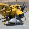 882688-3 Cut and miter saw DeWalt DWS777