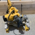 882688-5 Cut and miter saw DeWalt DWS777