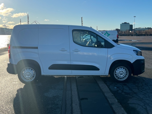 814826-6 Peugeot Partner Increased Payload 1.5 BlueHDi - 2021