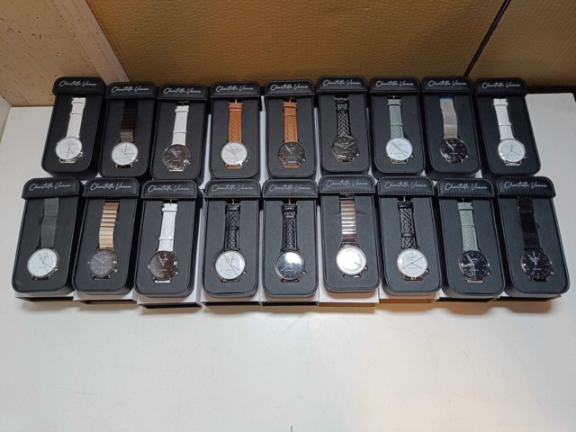 888003-1 18 Pieces Chantelle Vance wristwatch