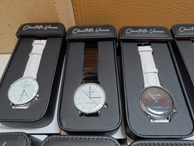 888003-2 18 Pieces Chantelle Vance wristwatch