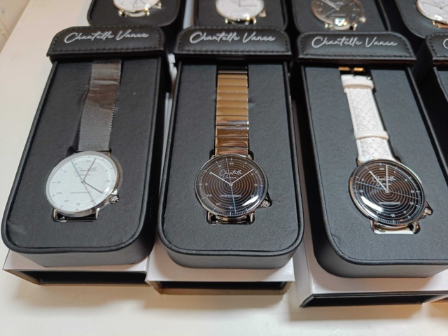 888003-5 18 Pieces Chantelle Vance wristwatch