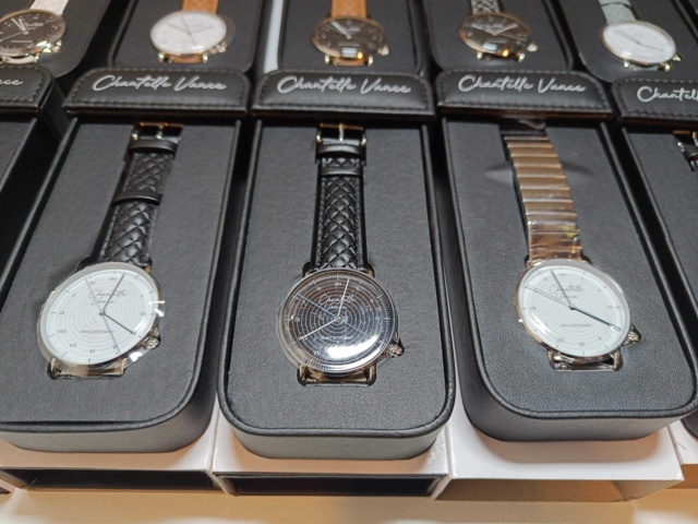 888003-6 18 Pieces Chantelle Vance wristwatch