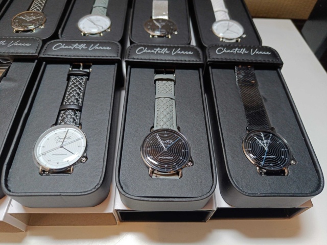 888003-7 18 Pieces Chantelle Vance wristwatch