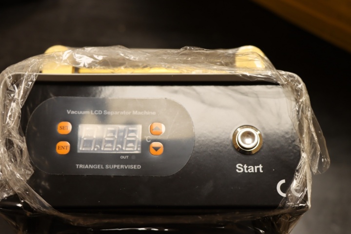 930737-6 Triangle Vacuum LCD Separator