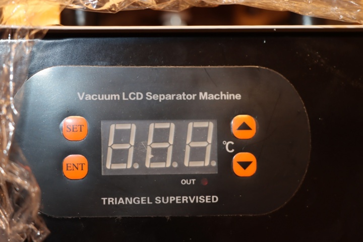 930737-2 Triangle Vacuum LCD Separator