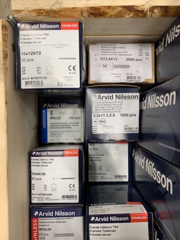 983971-3 Assortment with various screws, bolts etc