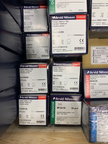 983971-6 Assortment with various screws, bolts etc