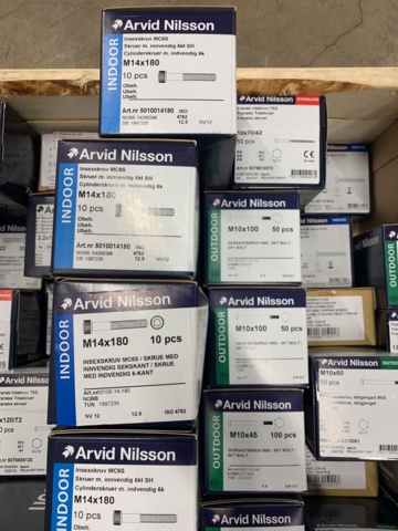 983971-8 Assortment with various screws, bolts etc