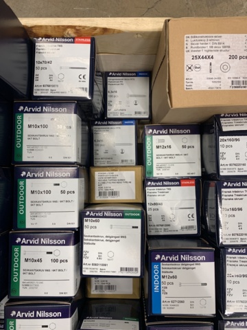 983971-9 Assortment with various screws, bolts etc