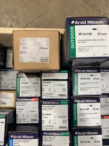 983971-15 Assortment with various screws, bolts etc