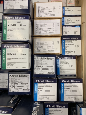 983971-21 Assortment with various screws, bolts etc