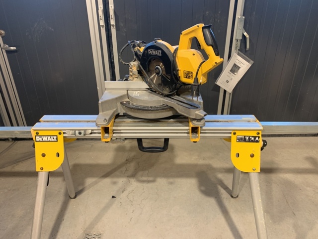 882686-1 Cut and miter saw DeWalt DW770 with stand 2.5 meters