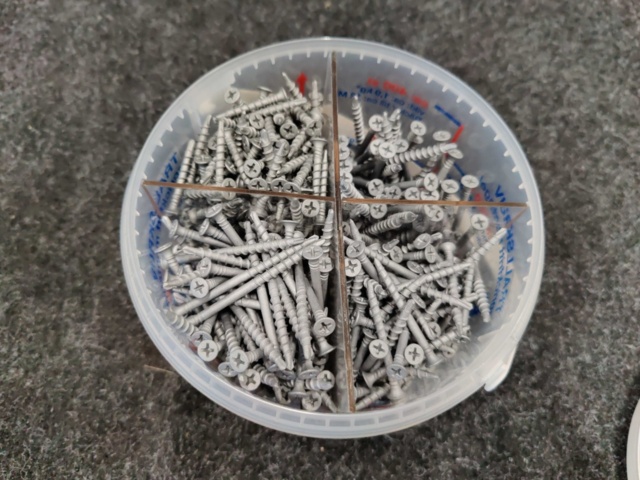 984531-7 About 16,000 universal screw Grabber