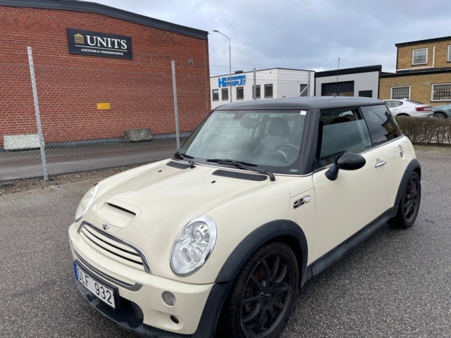944892-1 MINI Cooper S - 2006