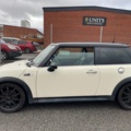 944892-3 MINI Cooper S - 2006