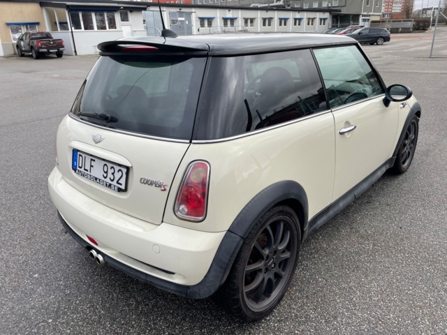 944892-6 MINI Cooper S - 2006