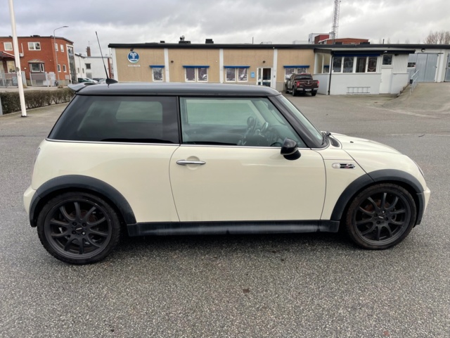 944892-7 MINI Cooper S - 2006