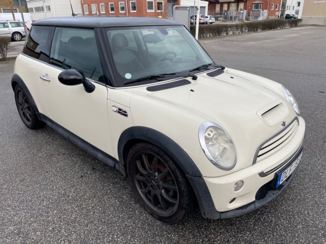 944892-8 MINI Cooper S - 2006