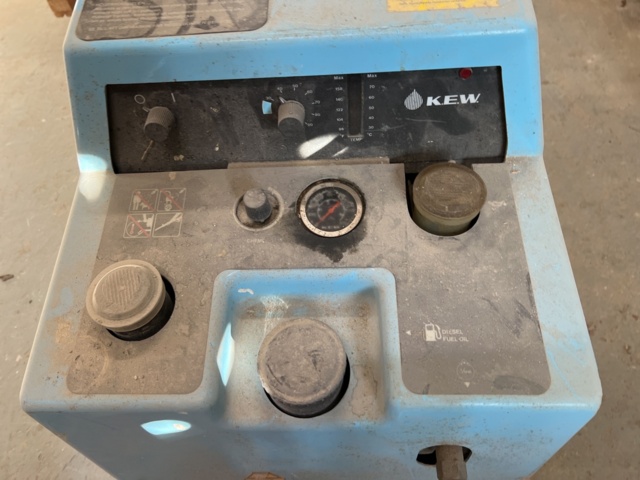 921839-4 Hot water washing machine KEW 4203V with accessories